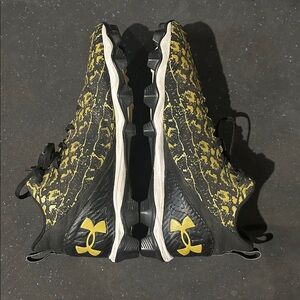 Underarmour men’s football cleats gold snakeskin size 12